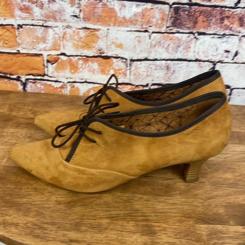 Marc Art of Walking Tan Suede Leather Lace-Up Pointy Toe Heels Sz 9 - Picture 10 of 17